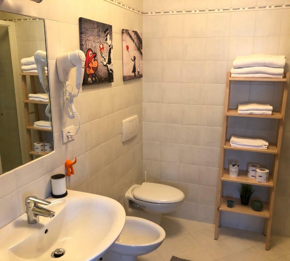 Irides Rooms A Un Passo Dai Parchi Divertimento Lazise Dış mekan fotoğraf
