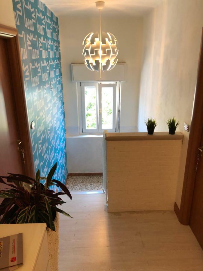 Irides Rooms A Un Passo Dai Parchi Divertimento Lazise Dış mekan fotoğraf