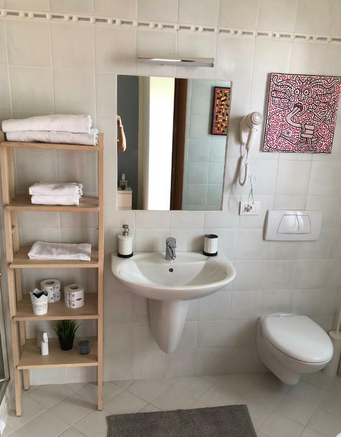 Irides Rooms A Un Passo Dai Parchi Divertimento Lazise Dış mekan fotoğraf