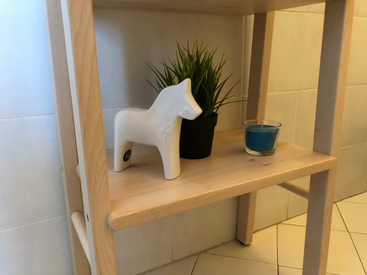 Irides Rooms A Un Passo Dai Parchi Divertimento Lazise Dış mekan fotoğraf