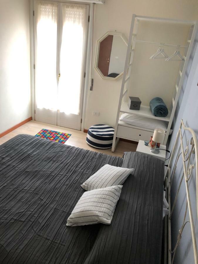 Irides Rooms A Un Passo Dai Parchi Divertimento Lazise Dış mekan fotoğraf